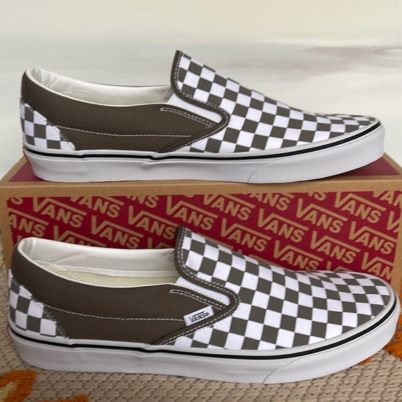 Vans Men’s Classic Slip-On Color Theory Checkerboard
VN000BV29JC
Sneakers - Picture 16 of 16